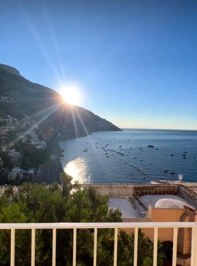 Queen View Apartment - No Kitchen Positano Exteriör bild