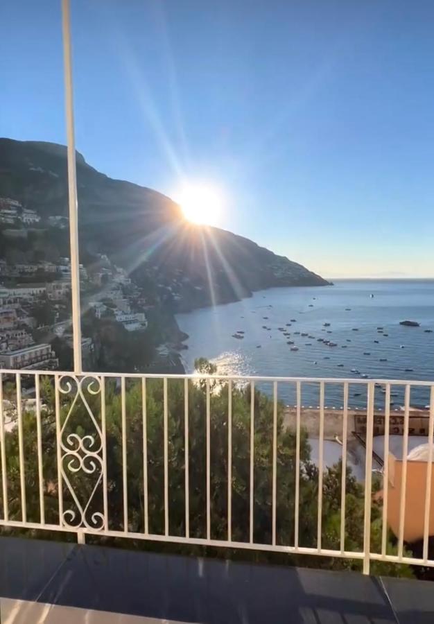 Queen View Apartment - No Kitchen Positano Exteriör bild
