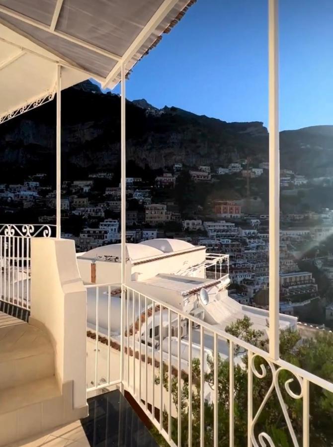 Queen View Apartment - No Kitchen Positano Exteriör bild