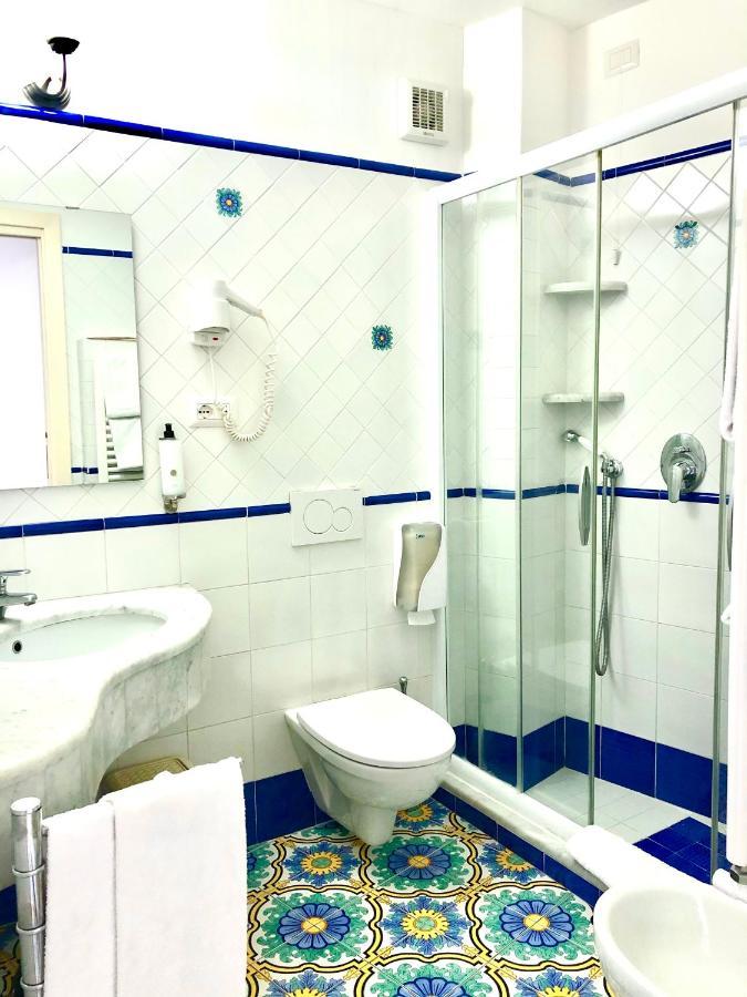 Queen View Apartment - No Kitchen Positano Exteriör bild