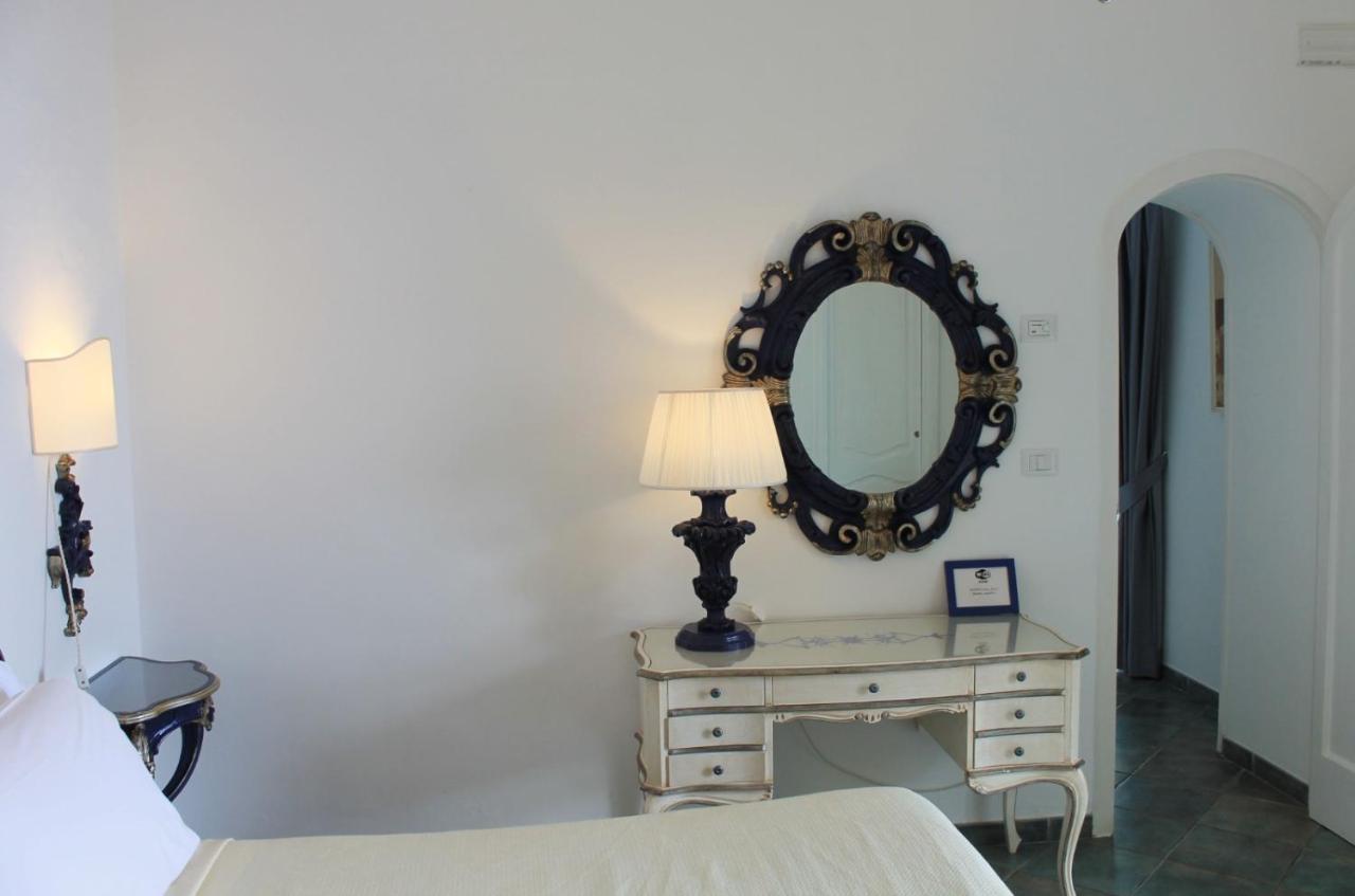 Queen View Apartment - No Kitchen Positano Exteriör bild