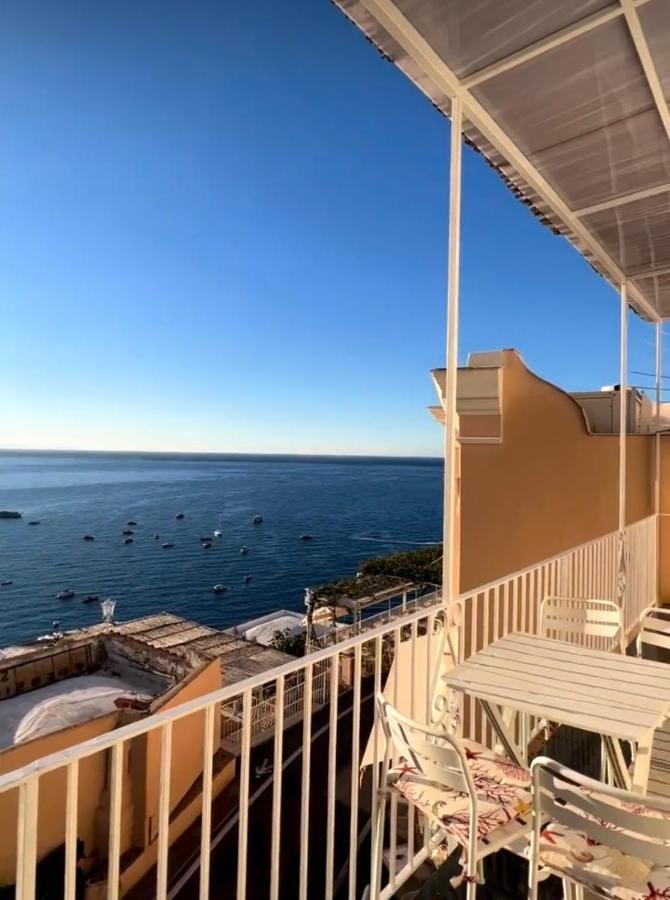 Queen View Apartment - No Kitchen Positano Exteriör bild