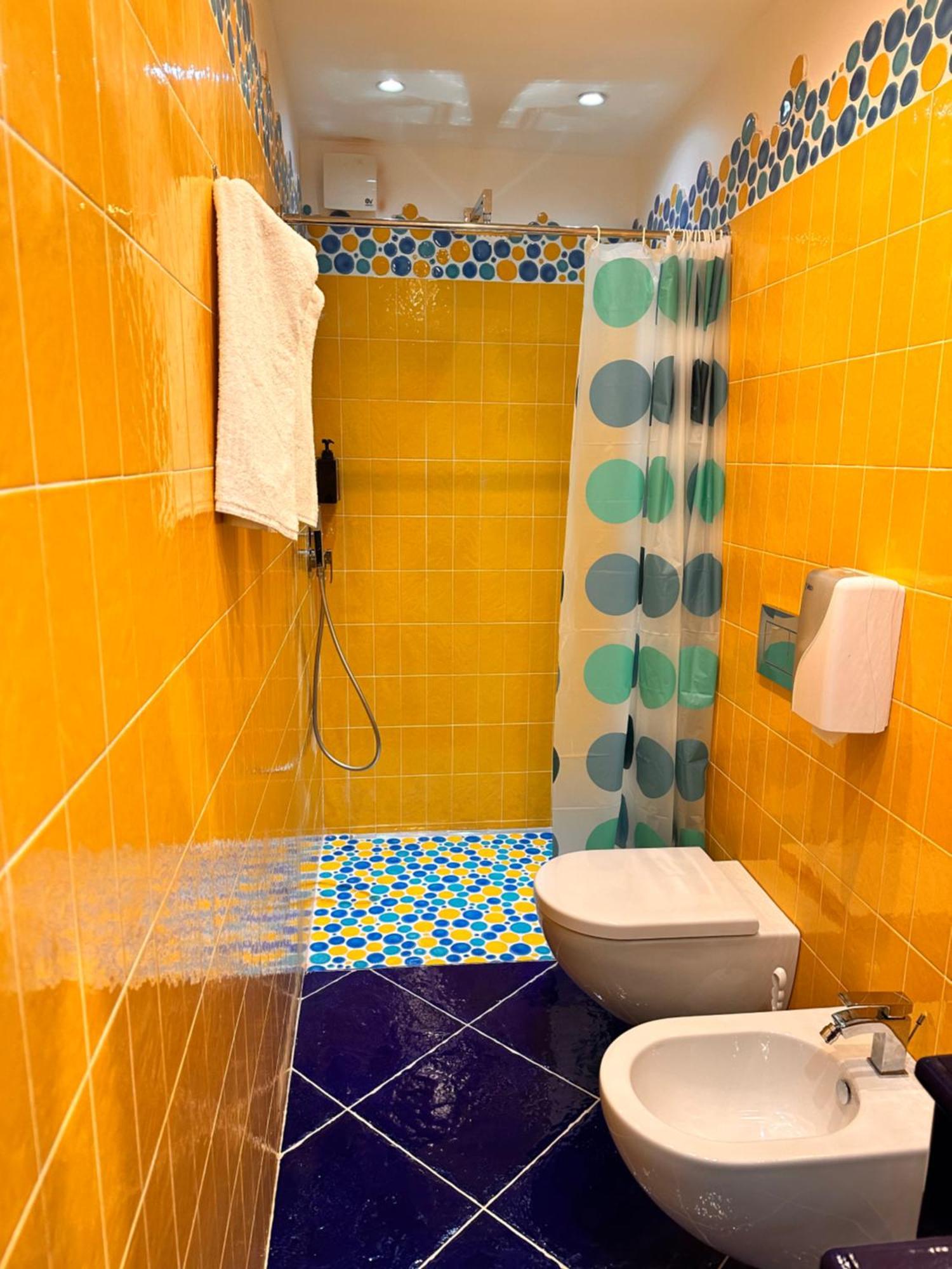Queen View Apartment - No Kitchen Positano Exteriör bild